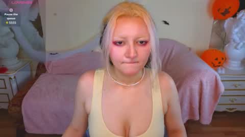 Hot Candy online show from 10.30.25