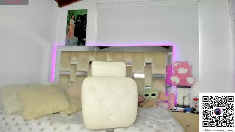 Snapshot of sweety_honeey chatting on 03.06.25 independent model online show from 03.06.25