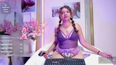 Snapshot of sweety_smilee chatting on 07.11.26 Emma online show from 07.11.26