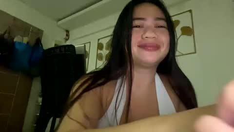 Snapshot of sweetyasian_ chatting on 10.09.25 stacey online show from 10.09.25