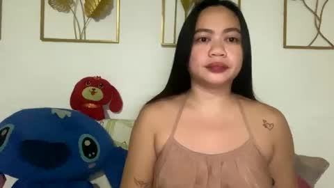 Snapshot of sweetyasian_ chatting on 10.12.25 stacey online show from 10.12.25