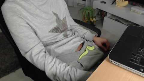 SwetLittleBoy4u online show from 11.11.25