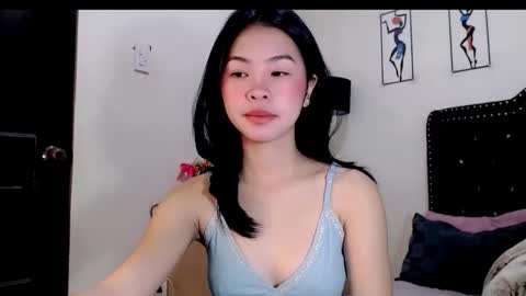 Snapshot of swt_asianholly chatting on 11.04.25 Holly online show from 11.04.25