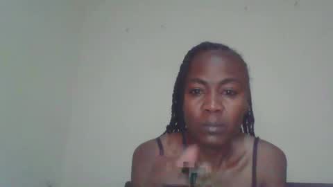 Snapshot of swtebony1 chatting on 10.17.25 ALICIA online show from 10.17.25