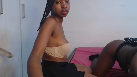 Snapshot of swyt_camillah chatting on 10.19.25 Camillah online show from 10.19.25