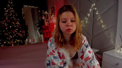 Snapshot of sylviarussell chatting on 12.30.24 Sylvia online show from 12.30.24