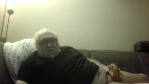 Snapshot of synek65 chatting on 12.21.24 synek65 online show from 12.21.24