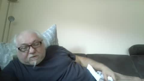 Snapshot of synek65 chatting on 01.01.25 synek65 online show from 01.01.25