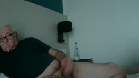 Snapshot of synek65 chatting on 01.17.25 synek65 online show from 01.17.25