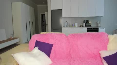 Mila online show from 11.17.25