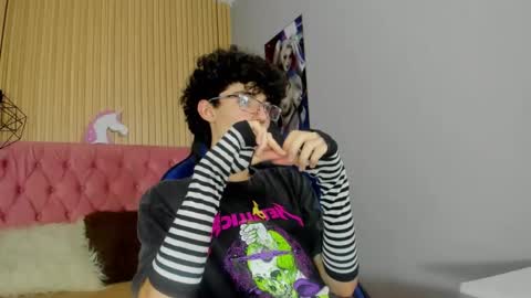 Snapshot of syriussz chatting on 02.04.26 Syriussz online show from 02.04.26