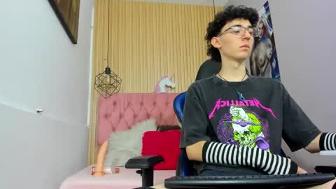 Snapshot of syriussz chatting on 02.15.26 Syriussz online show from 02.15.26