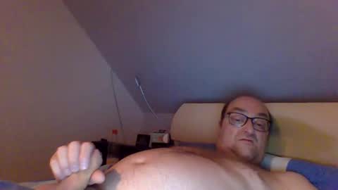 Snapshot of t0815 chatting on 02.14.25 t0815 online show from 02.14.25