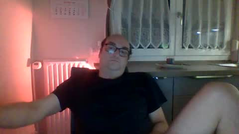 Snapshot of t0815 chatting on 11.03.25 t0815 online show from 11.03.25