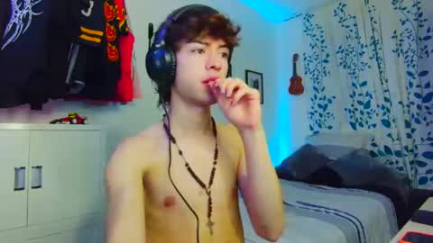 Snapshot of t0n3r chatting on 09.16.25 TONER online show from 09.16.25