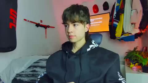 Snapshot of t0n3r chatting on 11.15.25 TONER online show from 11.15.25