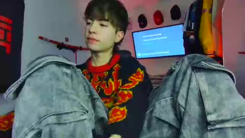 Snapshot of t0n3r chatting on 11.20.25 TONER online show from 11.20.25