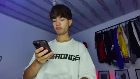 Snapshot of t0n3r chatting on 03.04.26 TONER online show from 03.04.26