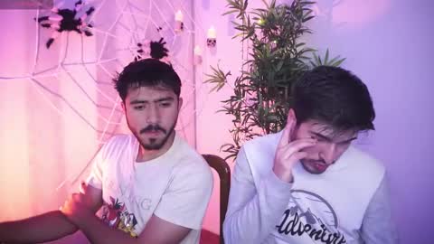 Snapshot of t0ny_wylie chatting on 10.11.25 t0ny_wylie online show from 10.11.25