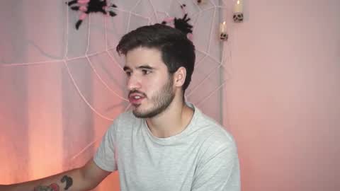 Snapshot of t0ny_wylie chatting on 10.14.25 t0ny_wylie online show from 10.14.25