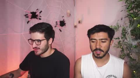 Snapshot of t0ny_wylie chatting on 10.18.25 t0ny_wylie online show from 10.18.25