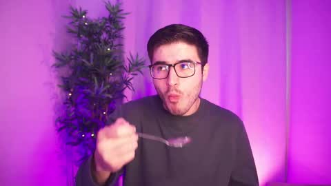 Snapshot of t0ny_wylie chatting on 11.20.25 t0ny_wylie online show from 11.20.25