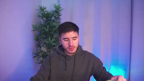 Snapshot of t0ny_wylie chatting on 11.25.25 t0ny_wylie online show from 11.25.25