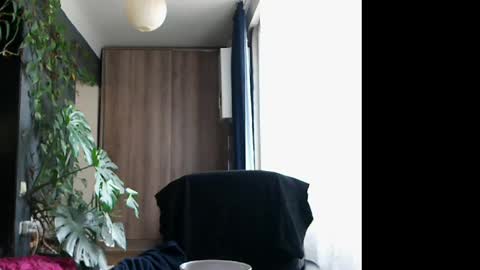 Snapshot of t_huracane chatting on 01.15.25 Huracane online show from 01.15.25