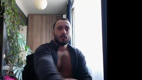Snapshot of t_huracane chatting on 01.25.25 Huracane online show from 01.25.25