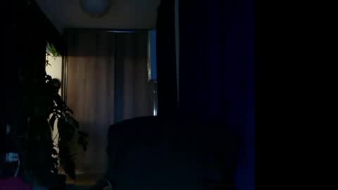 Snapshot of t_huracane chatting on 02.22.25 Huracane online show from 02.22.25