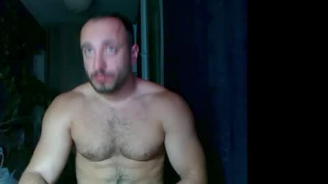 Snapshot of t_huracane chatting on 09.22.25 Huracane online show from 09.22.25