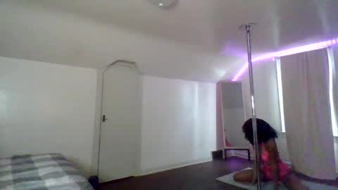 Taephoriaa online show from 03.04.26