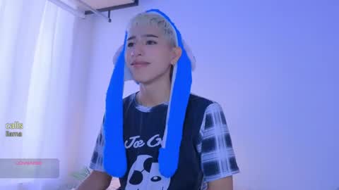 Snapshot of taichi_bluy chatting on 09.16.25 taichi online show from 09.16.25