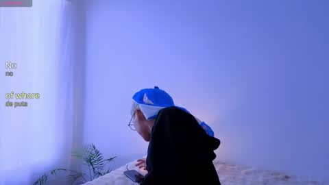Snapshot of taichi_bluy chatting on 09.19.25 taichi online show from 09.19.25
