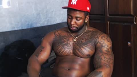 Tairon Tucke online show from 12.17.24