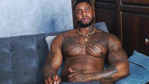 Tairon Tucke online show from 12.30.24