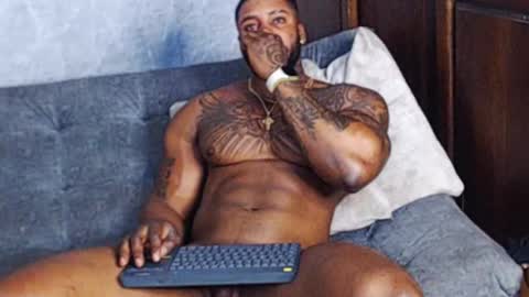 Tairon Tucke online show from 02.03.25