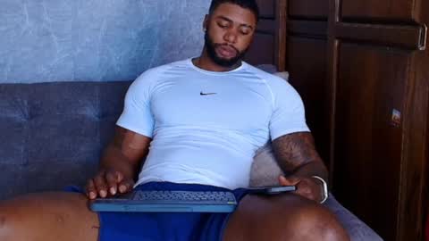 Tairon Tucke online show from 02.09.25