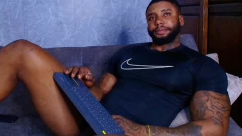 Tairon Tucke online show from 02.26.25