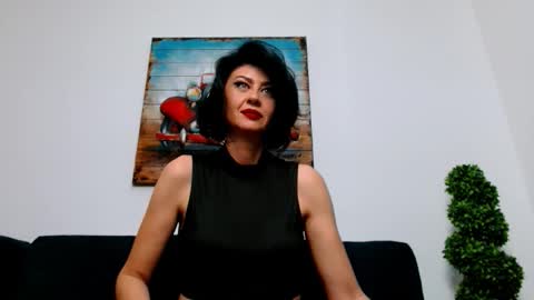 Taissa1 online show from 10.25.25