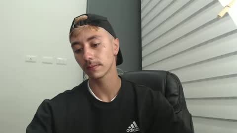 Snapshot of talhi_ chatting on 01.27.25 talhi_ online show from 01.27.25