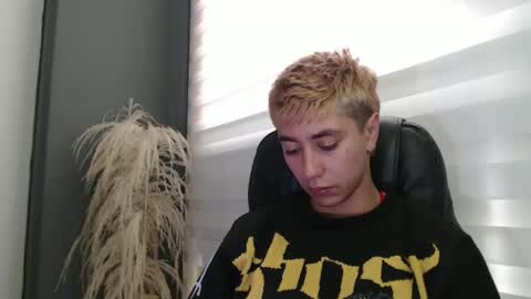 Snapshot of talhi_ chatting on 02.07.25 talhi_ online show from 02.07.25