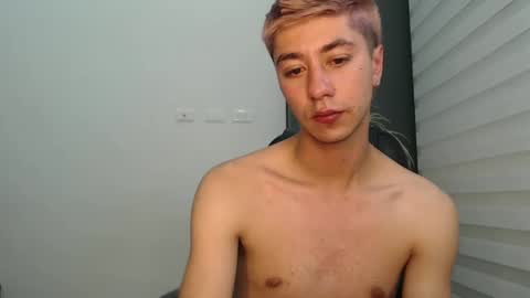 Snapshot of talhi_ chatting on 02.08.25 talhi_ online show from 02.08.25