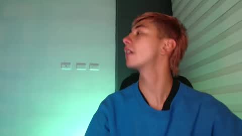 Snapshot of talhi_ chatting on 02.09.25 talhi_ online show from 02.09.25