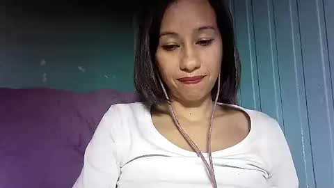 Snapshot of tallulahsunshine9 chatting on 10.30.25 Tallulah online show from 10.30.25