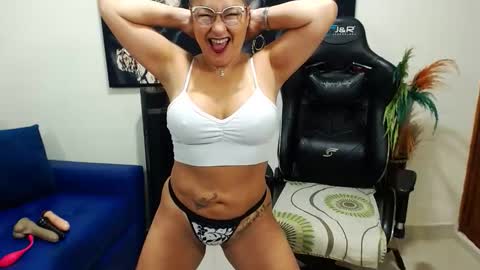 Snapshot of tamara_luaren chatting on 05.14.26 Tamara online show from 05.14.26