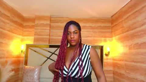 Snapshot of tamara_r_ chatting on 10.30.25 Tamara online show from 10.30.25