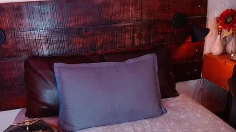 Snapshot of tamara_sanz1 chatting on 12.24.24 online show from 12.24.24