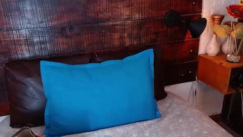 Snapshot of tamara_sanz1 chatting on 12.27.24 online show from 12.27.24