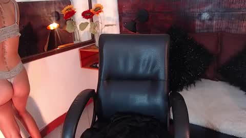 Snapshot of tamara_sanz1 chatting on 02.11.25 online show from 02.11.25